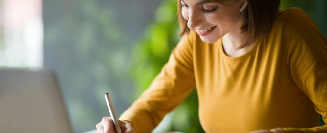 stay healthy while attending college online