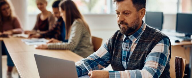 Differences between E-Learning and Classroom Learning