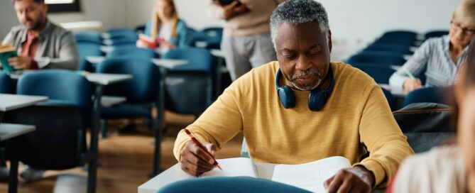 Online vs. traditional education