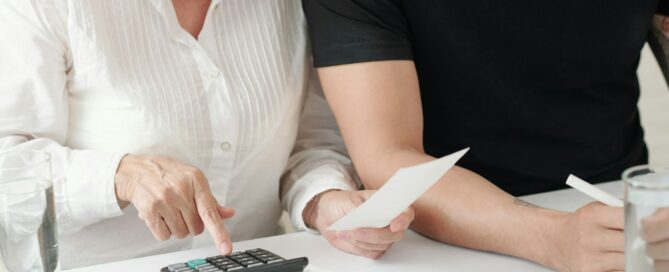 Moms Can Offset College Expenses