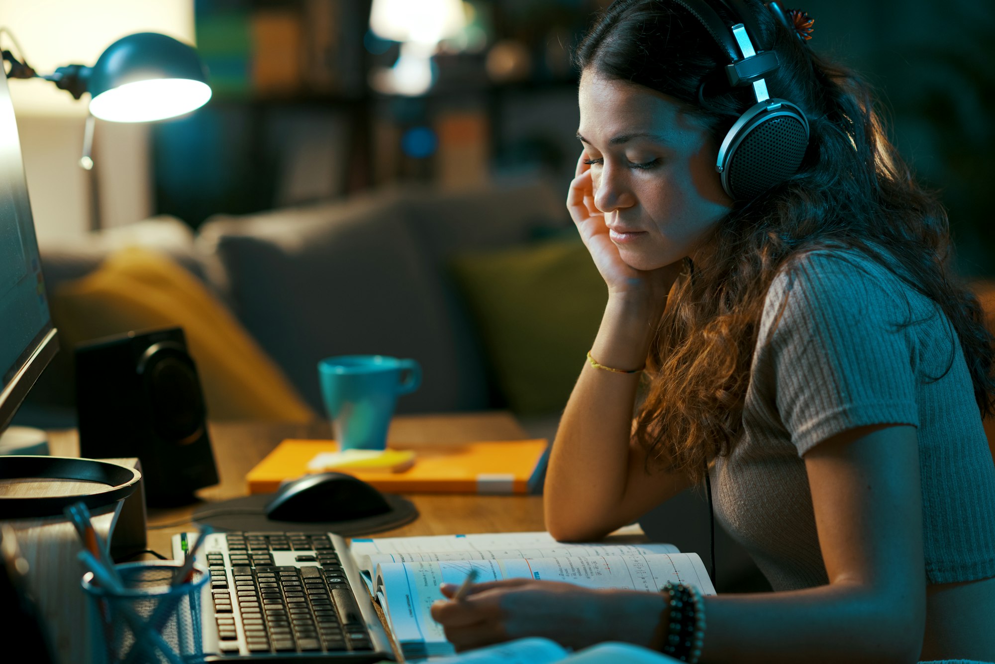 focused while taking online classes