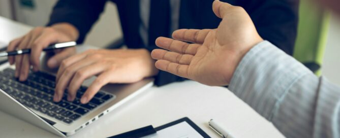 How to apply for college grants