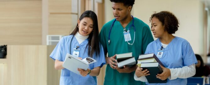 associates degree in nursing online colleges